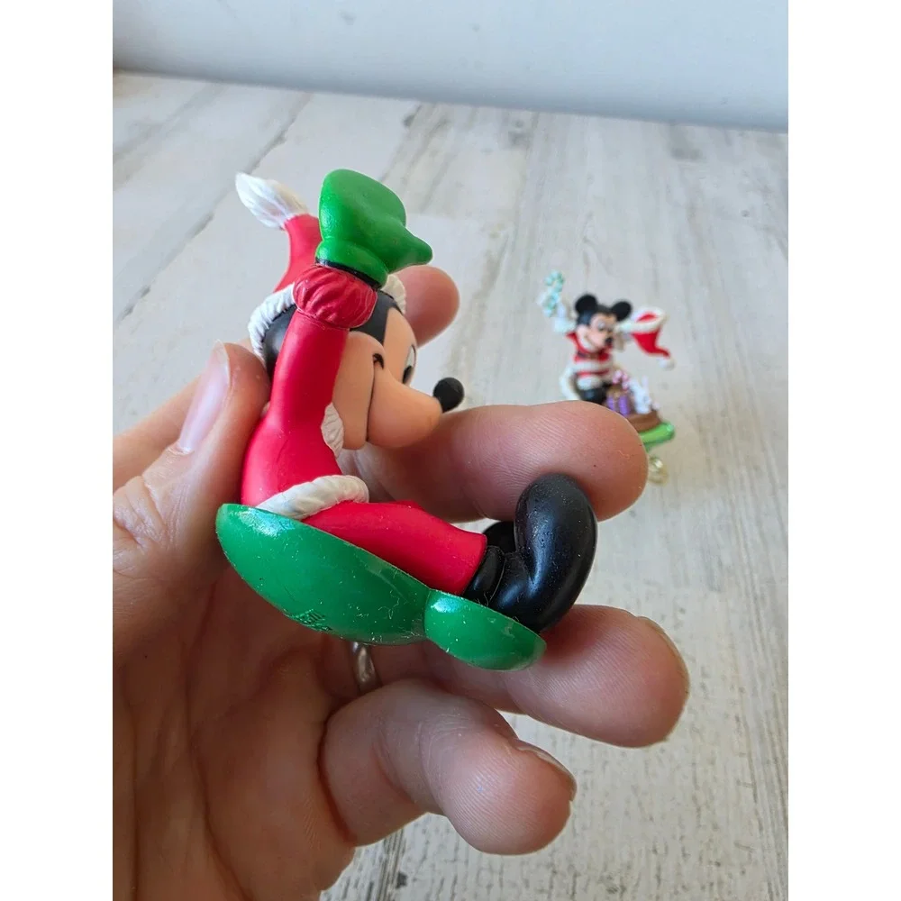 Vintage enesco Mickey‎ Santa sleigh sledding ornament Xmas tree